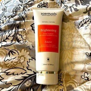 Scentuals Brightening body scrub